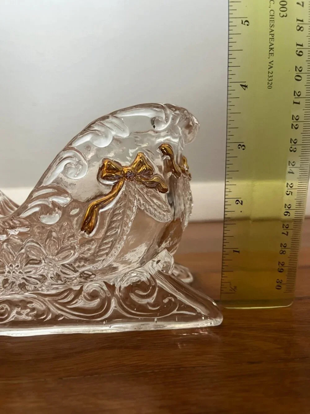 Glass sleigh with decorative gold-painted bows | Vintage